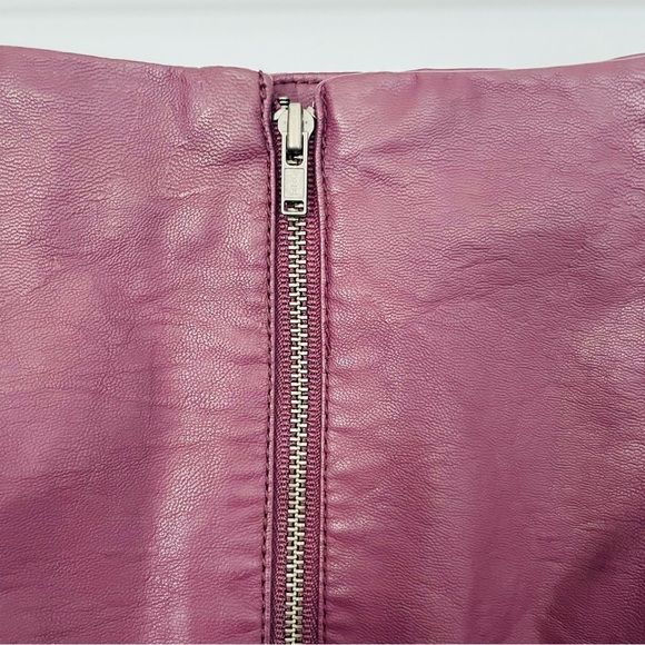 Free People x Urban Outfitters Faux Leather Mini Skirt- Burgundy- Size 4 - Picture 4 of 5